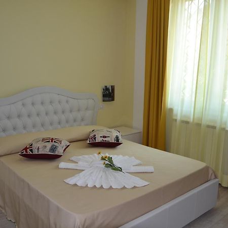 فيوميتشينو Fly In The World B&B الغرفة الصورة