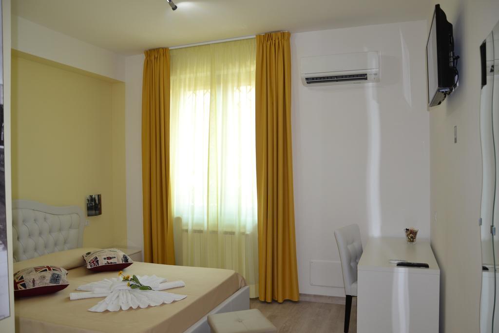 فيوميتشينو Fly In The World B&B الغرفة الصورة