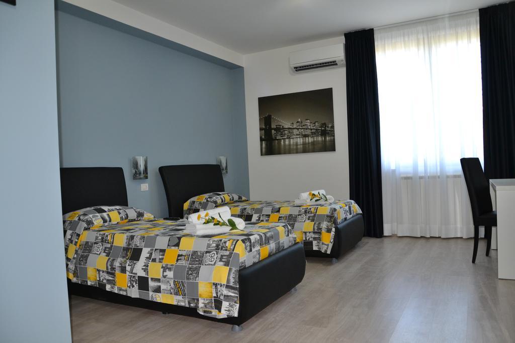 فيوميتشينو Fly In The World B&B الغرفة الصورة